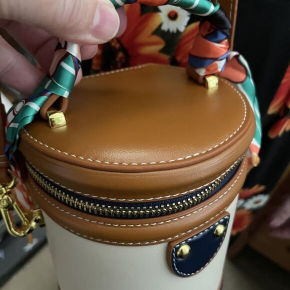 Neiman Marcus Equestrian Blue and White Vegan Leather Bucket Bag - Picture 3 of 6